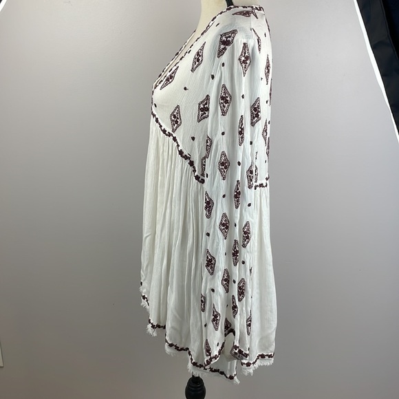 FREE PEOPLE DIAMOND EMBROIDERED TOP SZ M Tunic Bell Sleeves Flowy - Picture 9 of 14